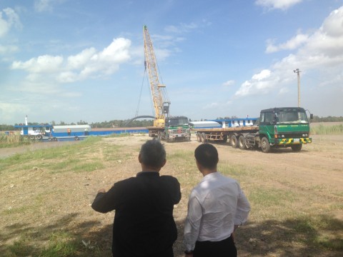 Barge Unloading Operation at Suvannaphum for steel, 